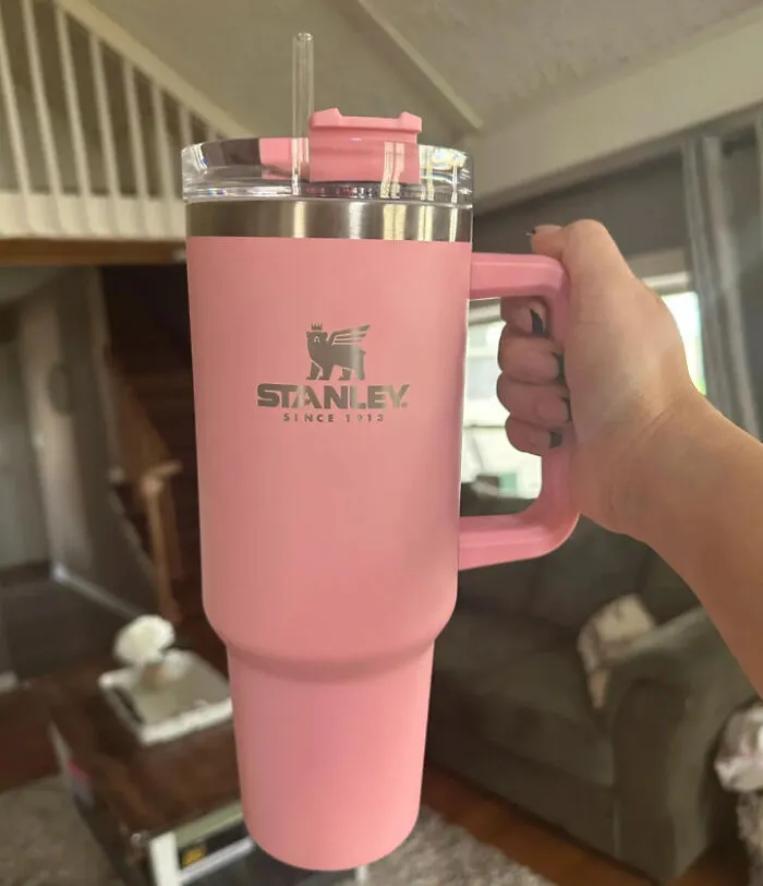 40 People Call Out Highly Cringeworthy Things That Have Snuck Into Everyday Life