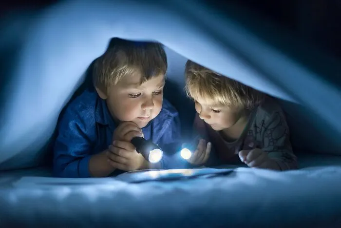 With These Childhood Photographs, I Want To Revive Reading Habits (18 Pics)