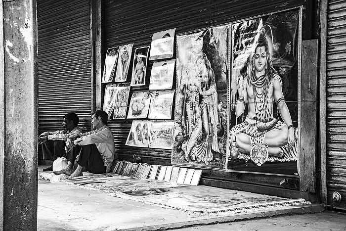 I Took 22 Photos Showcasing Life On The Streets Of Old Delhi