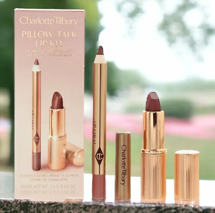 Travel-Size Glam: <span Style="Font:inherit;color:#d74b1f;"> Charlotte Tilbury's Pillow Talk Lipstick & Liner Set</Span>!