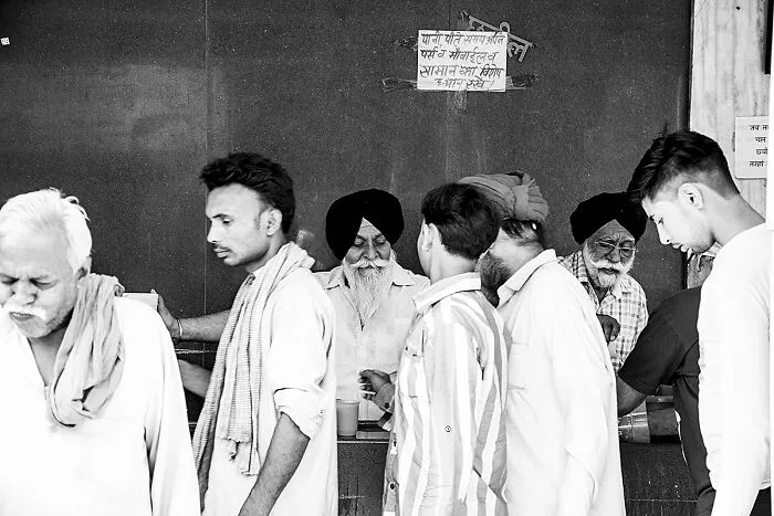 I Took 22 Photos Showcasing Life On The Streets Of Old Delhi