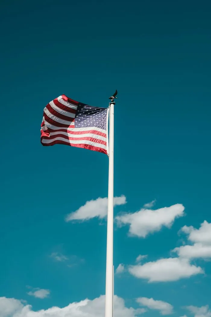 "Americans, What’s Something The Rest Of The World Does That You Find Absurd?" (28 Answers)
