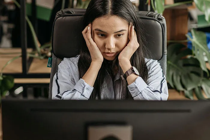 Someone Asked Women To Share Their Toxic Workplace Giveaways And 30 Delivered