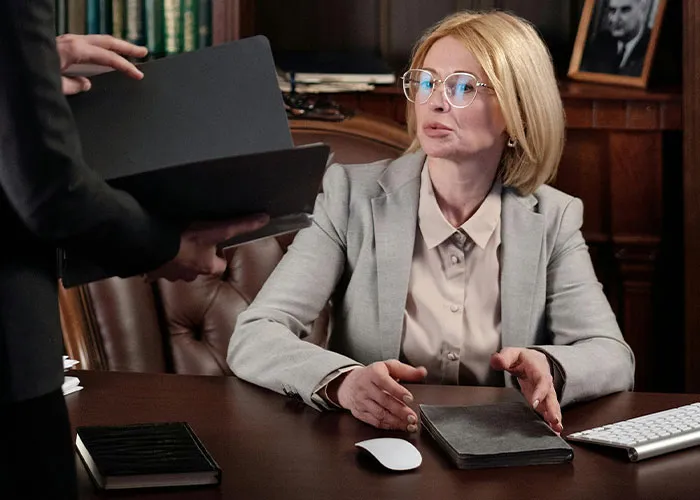 30 Careers That Attract Absolute Jerks, As Shared In This Viral Thread