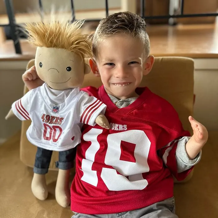 Woman Creates Inclusive Dolls Representing Their Owners That Face Rare Health Conditions (30 Pics)