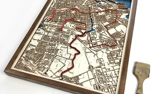 11 Stunning Wooden Maps That Bring The World's Most Iconic Marathons Right Into Your Living Room