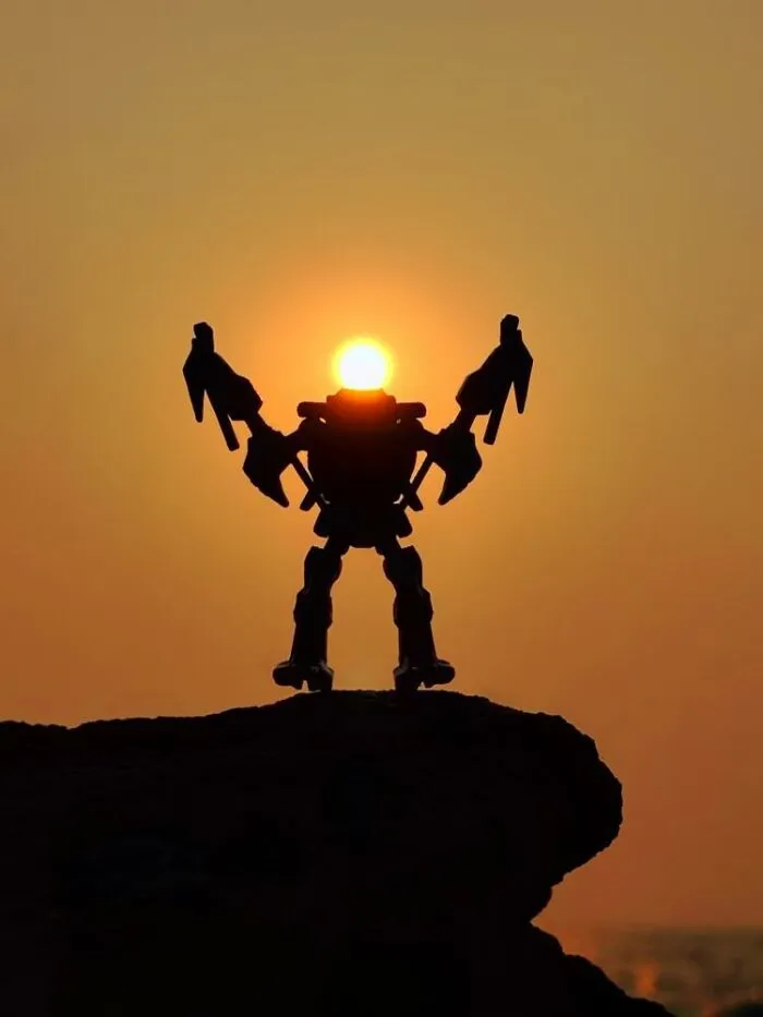 This Photographer Captures The Sun As An Integral Part Of His Photo Stories (17 New Pics)