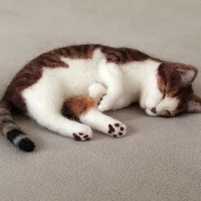 This Japanese Artist Creates Realistic Cats With Needle Felting, And Here's The Result (27 Pics)