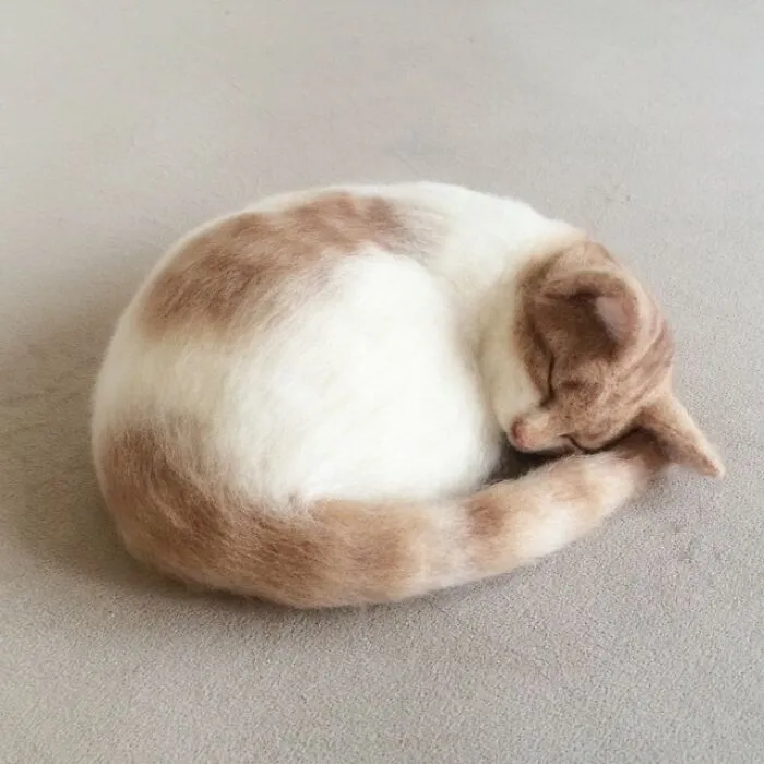 This Japanese Artist Creates Realistic Cats With Needle Felting, And Here's The Result (27 Pics)
