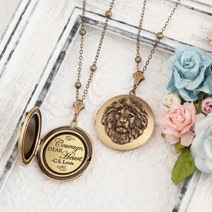 Carry Aslan's Courage With You: <span Style="Font:inherit;color:#d74b1f;"> Lion Necklace With C. S. Lewis Quote </Span>