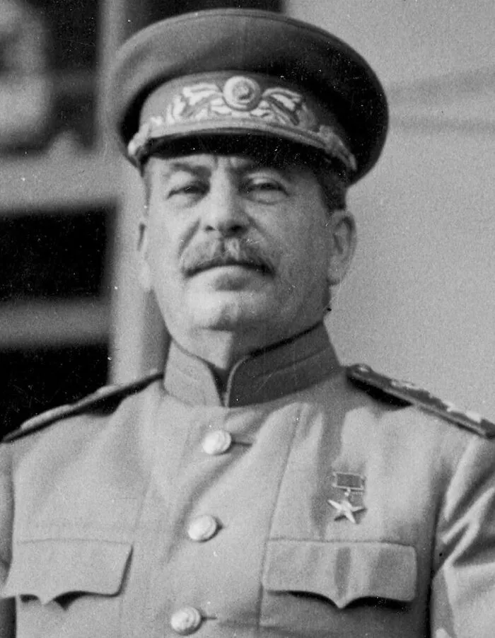 “A Genuine Monster”: 40 Of The Most Evil People Across History That Got Away With It
