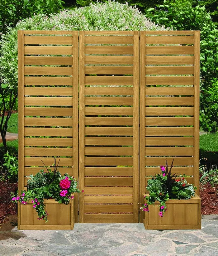 Score This <span Style="Font:inherit;color:#d74b1f;"> Privacy Screen With Built-In Planters</Span> That'll Create The Perfect Oasis To Chill In, Keeping The Nosy Neighbors Curious!