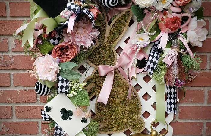 Alice In Wonderland Door Or Wall Decorations  (7 Pics)