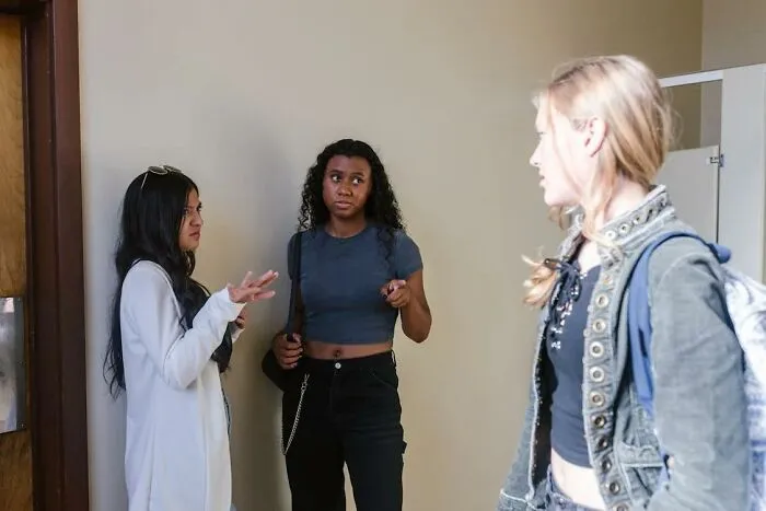 30 People Share Cringe Things High Schoolers Do While Thinking It's Cool