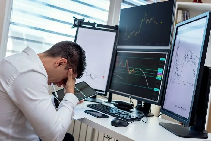 30 Red Flags To Keep An Eye Out For At Any Company