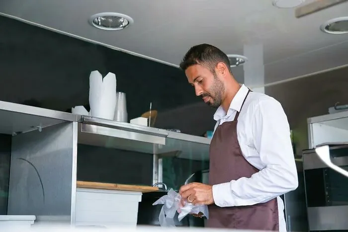 50 People Who Made A Critical Mistake During The First Day On The Job And Got Fired