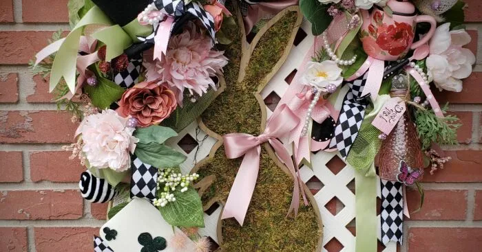 Alice In Wonderland Door Or Wall Decorations  (7 Pics)