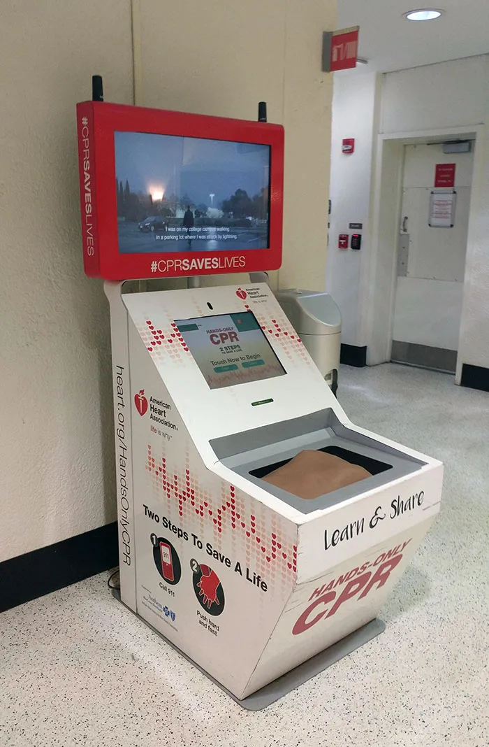 Aeropuerto en Ohio con una estación dónde te enseñan gratis a hacer RCP