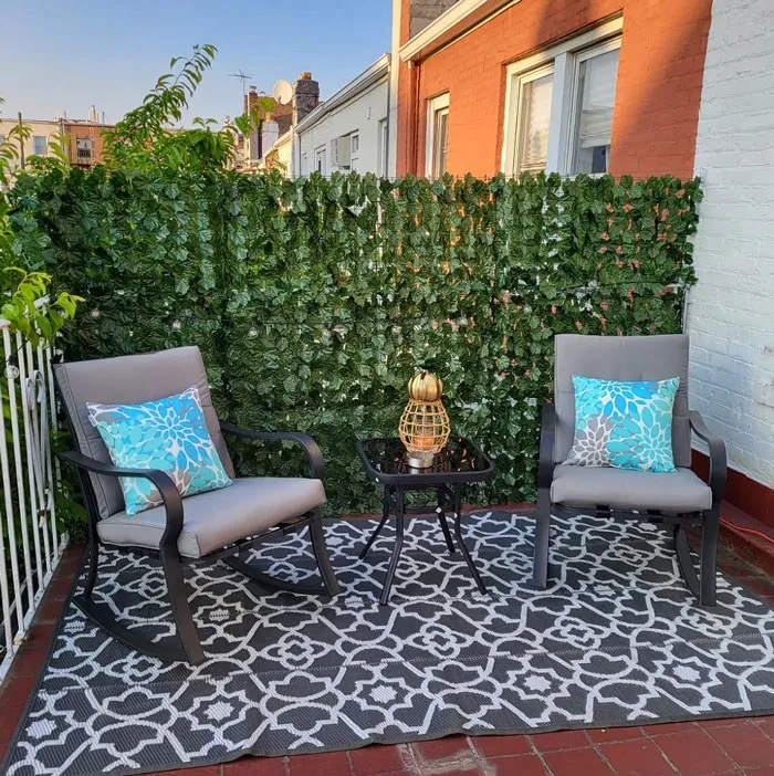 Tired Of Your Bare Fence? Give It A Nature-Inspired Facelift With This High-Density, Stunningly Realistic <span Style="Font:inherit;color:#d74b1f;"> Dearhouse Artificial Ivy Fence</Span>