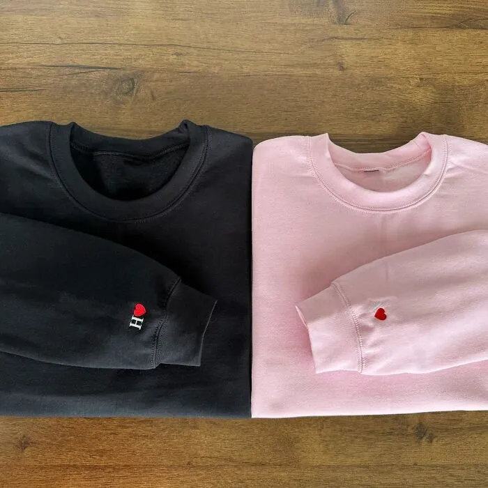 Symbol Of Love: <span Style="Font:inherit;color:#d74b1f;"> Custom Embroidered Initial Heart Sweatshirt </Span> - A Special Way To Stay Close In Long-Distance Relationships!