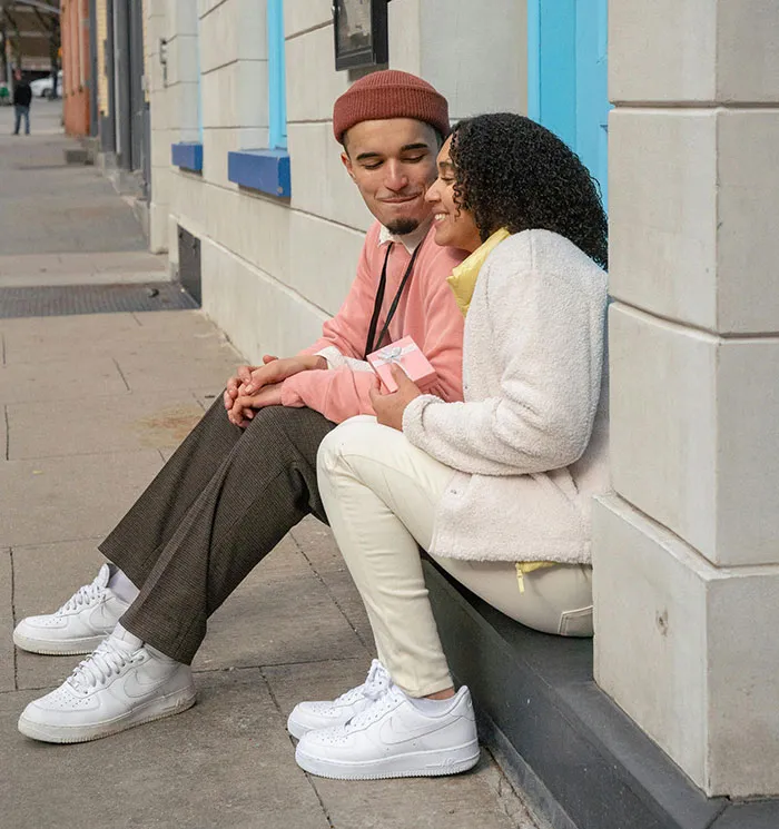 33 Men Reveal The Moment They Realized A Woman Couldn't Care Less About Them