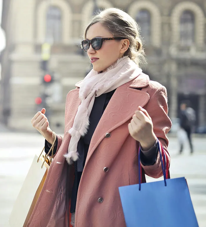 30 Of The Most Interesting Things People Spotted Rich People Doing Casually