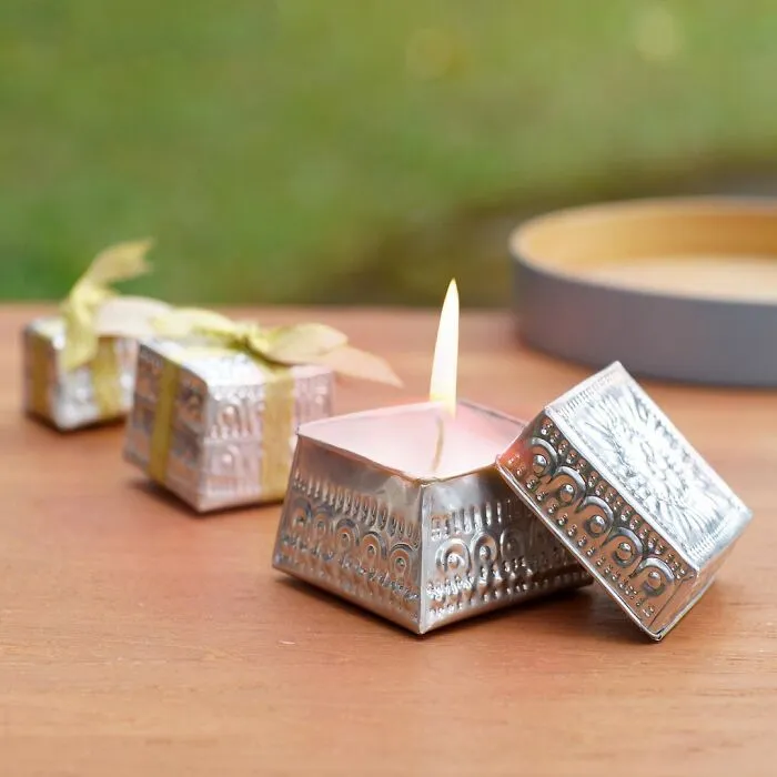 Buzz-Worthy Light: <span Style="Font:inherit;color:#d74b1f;"> Aluminum Tinned Beeswax Candles</Span>, Handcrafted Glow!