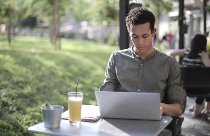 Someone Asks “What Job Is 100% Overpaid?” And 30 People Don’t Hold Back With Their Answers