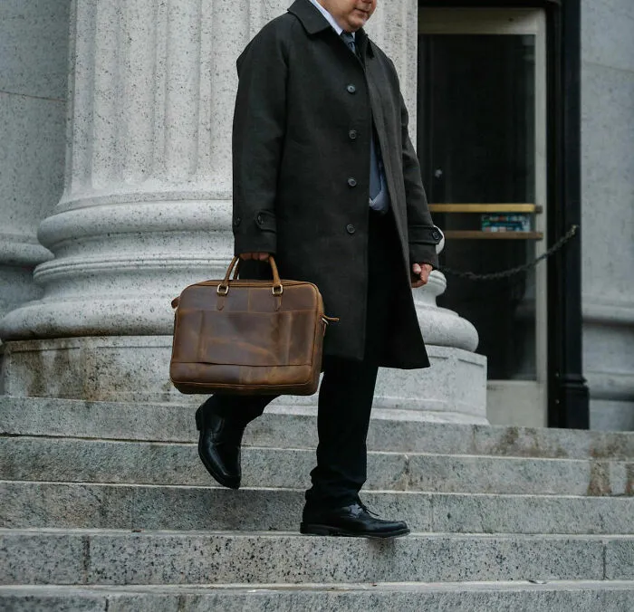 Someone Asks “What Job Is 100% Overpaid?” And 30 People Don’t Hold Back With Their Answers