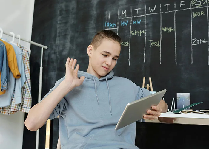 “Total Ignorance Of Science”: 40 Older Adults Point Out Weird Things That Are “Normal” Nowadays