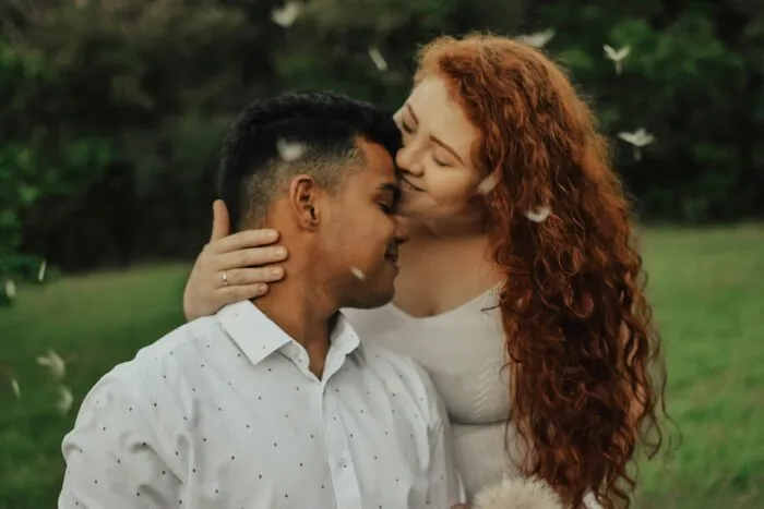 25 Things That Are Casual And Common For Women In Relationships, But Almost Never For Men 