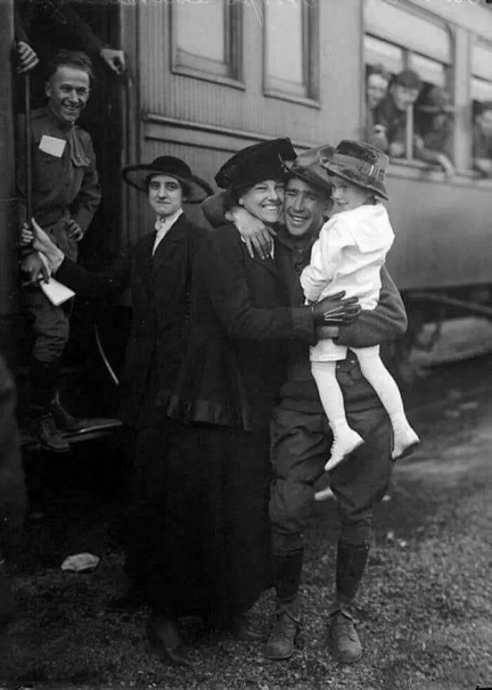 American Soldier Returning Home From The Great War, Ca 1918-19