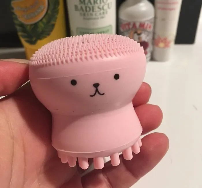 Elevate Your Beauty Routine With The <a Style="Display:inline;" Href="Https://Www.amazon.com/Dew-Care-Scrubber-Silicone-Exfoliator/Dp/B08jrtp35y?pd_rd_w=jc0da&content-ID=amzn1.sym.42aa4ac9-41cf-40f2-844a-256751b93dbf&pf_rd_p=42aa4ac9-41cf-40f2-844a-256751b93dbf&pf_rd_r=18vckphckhy813bj8vmp&pd_rd_wg=tlqz8&pd_rd_r=40cfbd37-0c4d-427b-80f4-67884a5abea1&pd_rd_i=b08jrtp35y&psc=1&linkcode=ll1&tag=bpmole-20&linkid=3ac731975bff46c65a04b9ec21f0e0ee&language=en_us&ref_=as_li_ss_tl" Target="_blank"><span Style="Font:inherit;color:#d74b1f;"> Jellyfish Silicone Brush</Span> Beauty Tool: Dive Into Effortless Skincare And Unique Design