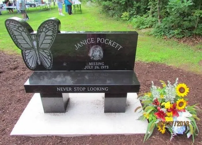 40 Times Gravestones Were So Uniquely Amazing That People Had To Share Them Online