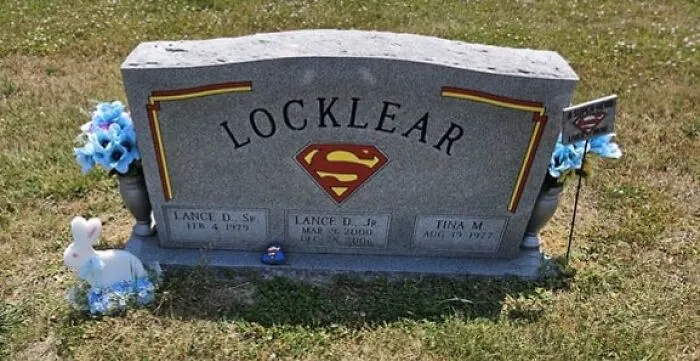 Interesting-Tombstones-Graves-Cemeteryporn