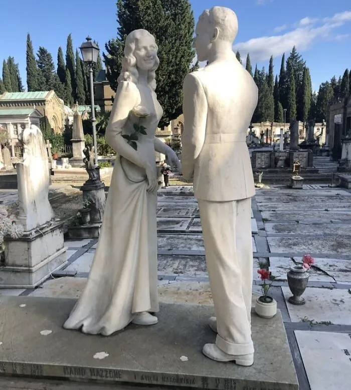 40 Times Gravestones Were So Uniquely Amazing That People Had To Share Them Online