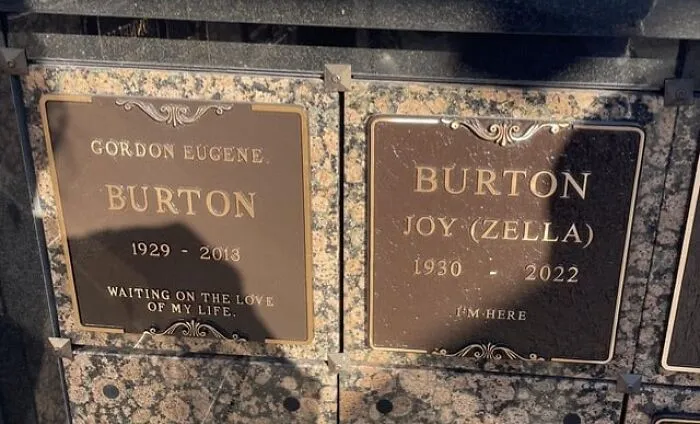 40 Times Gravestones Were So Uniquely Amazing That People Had To Share Them Online