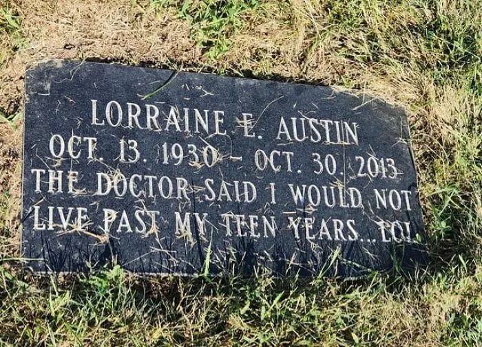 40 Times Gravestones Were So Uniquely Amazing That People Had To Share Them Online