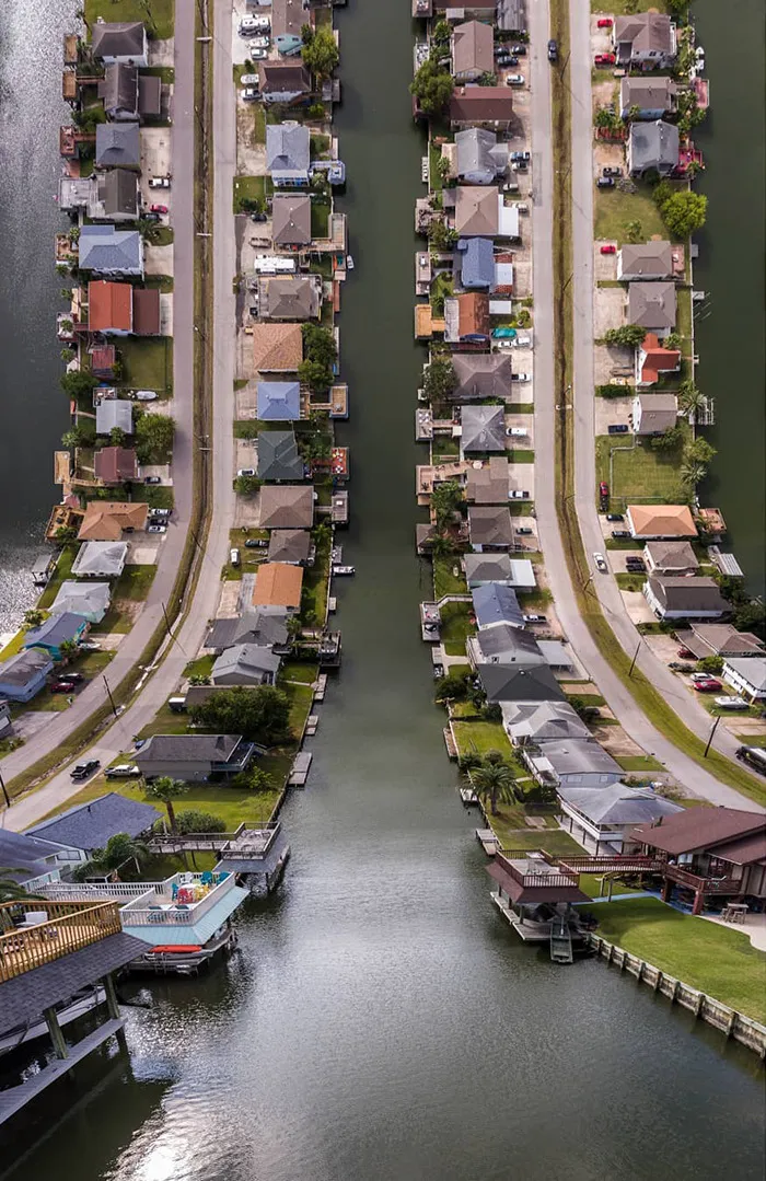 Flatland: 30 Bent Landscape Photos That Will Play Tricks On Your Mind (New Pics)