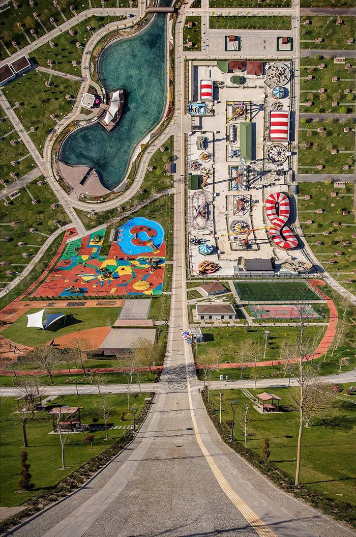 Flatland: 30 Bent Landscape Photos That Will Play Tricks On Your Mind (New Pics)