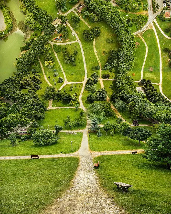 Flatland: 30 Bent Landscape Photos That Will Play Tricks On Your Mind (New Pics)