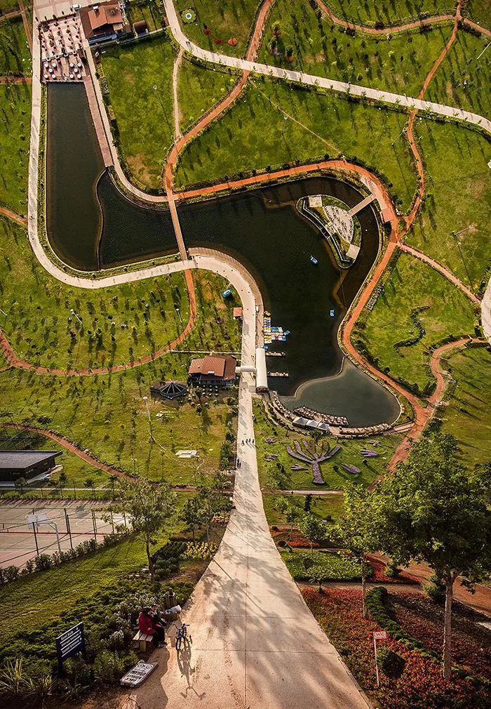 Flatland: 30 Bent Landscape Photos That Will Play Tricks On Your Mind (New Pics)