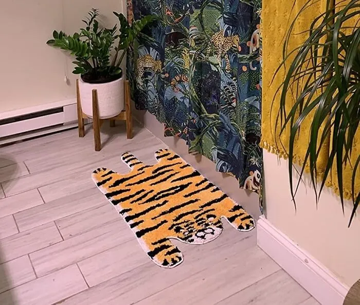 Step Into The Wild: <span Style="Font:inherit;color:#d74b1f;"> Soft Tiger Shaped </Span> Bath Mat For Cozy Toes!