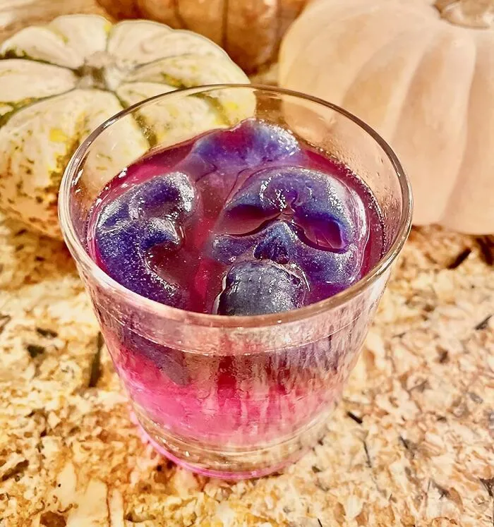 Add A Touch Of Spookiness To Your Drinks With A <span Style="Font:inherit;color:#d74b1f;"> Skull Ice Cube Mold Tray</Span>: Perfect For Halloween Parties And Gothic Gatherings