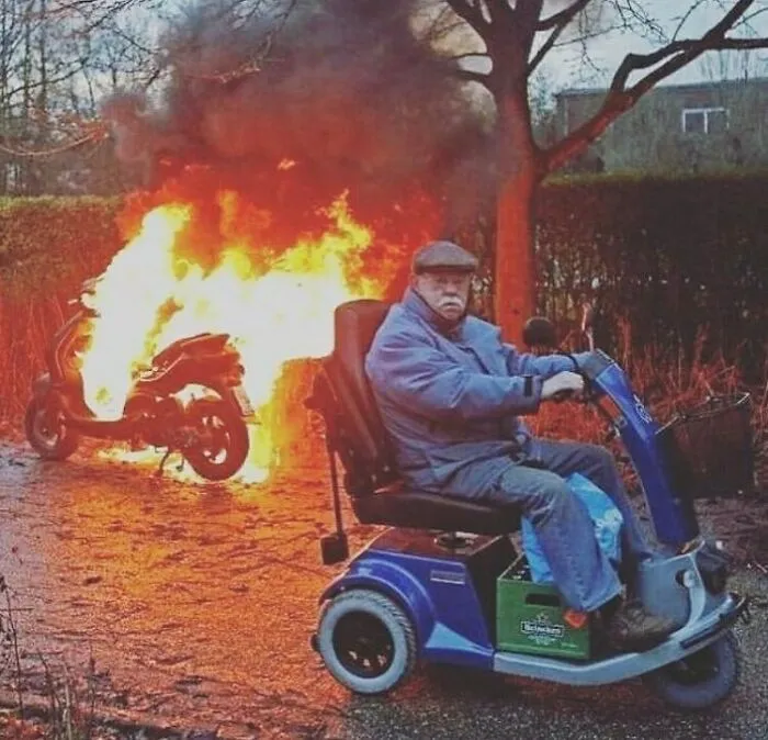 30 Posts That Hold A Lot Of Random Chaos Within, As Seen On This IG Page