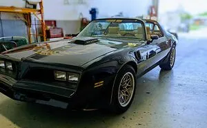 50 Times Mechanics Were Left Speechless By What Just Rolled Into Their Shop (Best Of All Time)