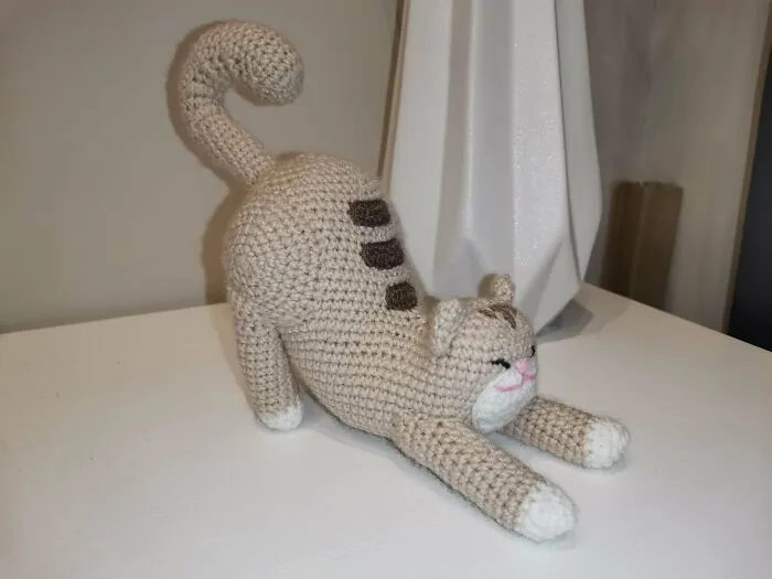 Just Finished Designing My First Pattern: A Stretching Cat