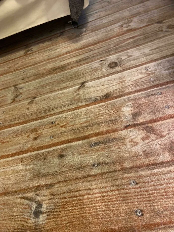Alfombra que imita el suelo de madera