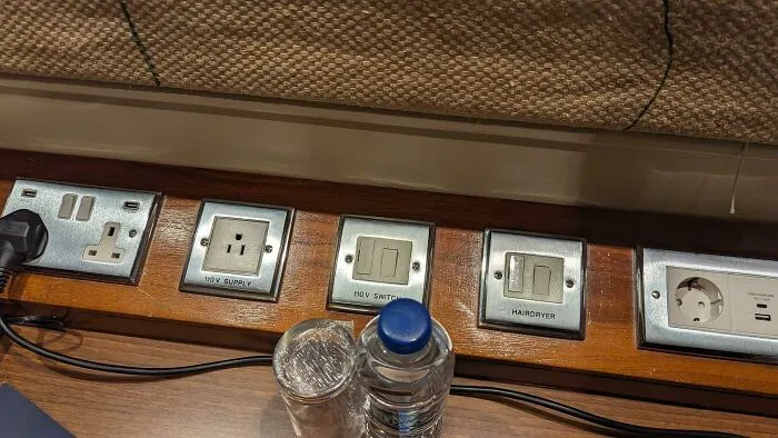 Este hotel con 3 tipos de enchufes
