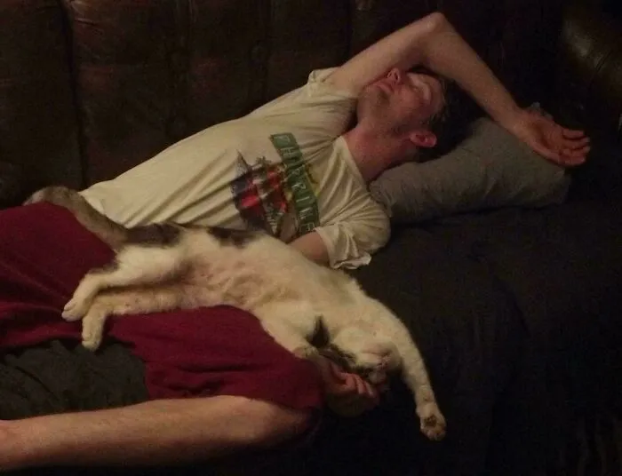 Durmiendo en la misma postura